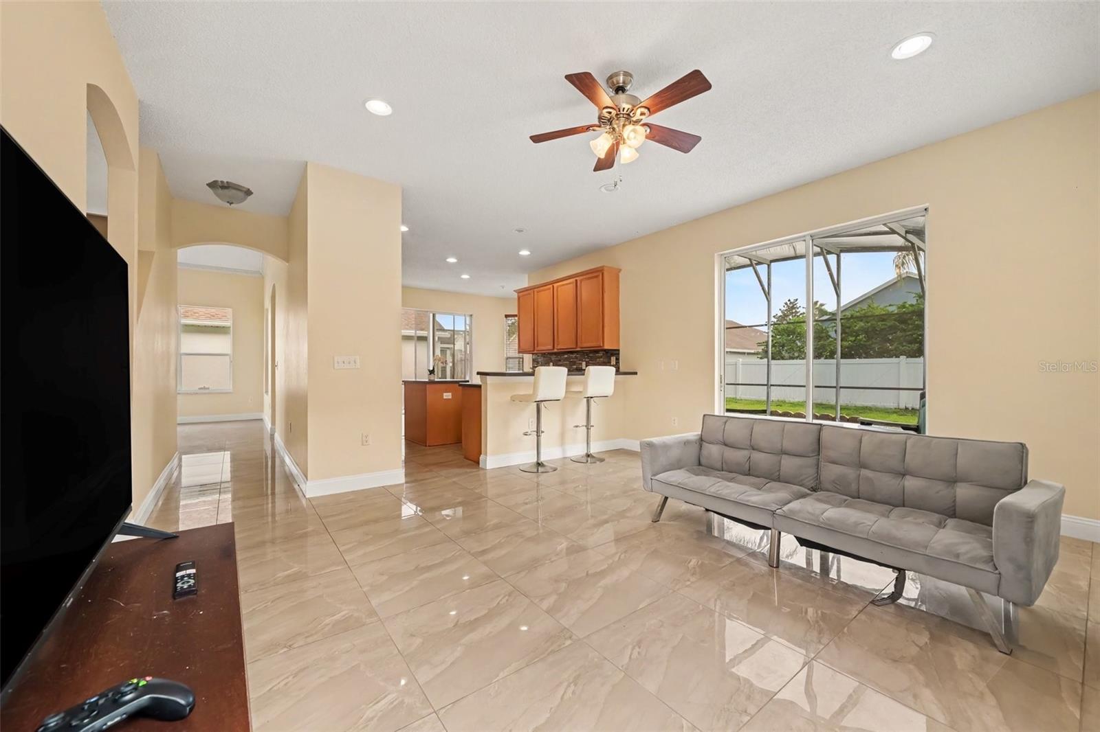 909 Devon Creek Rd Property Photo 13