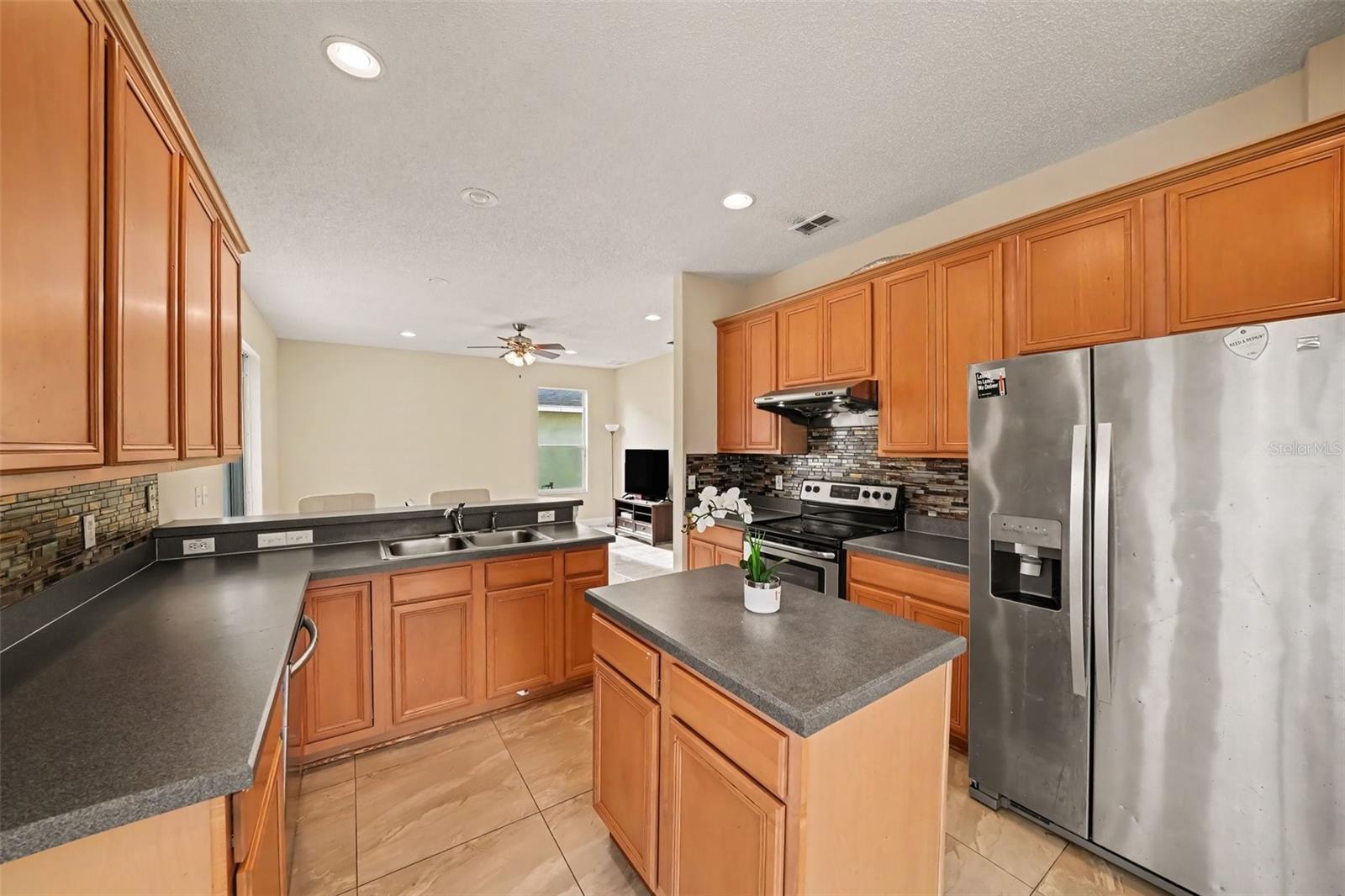 909 Devon Creek Rd Property Photo 20
