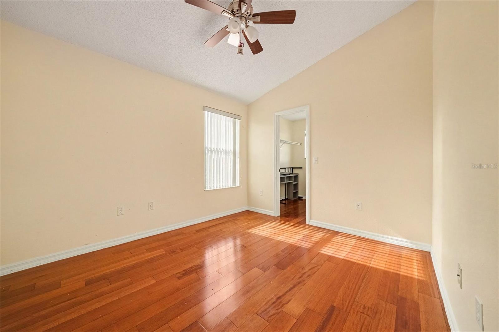 909 Devon Creek Rd Property Photo 28