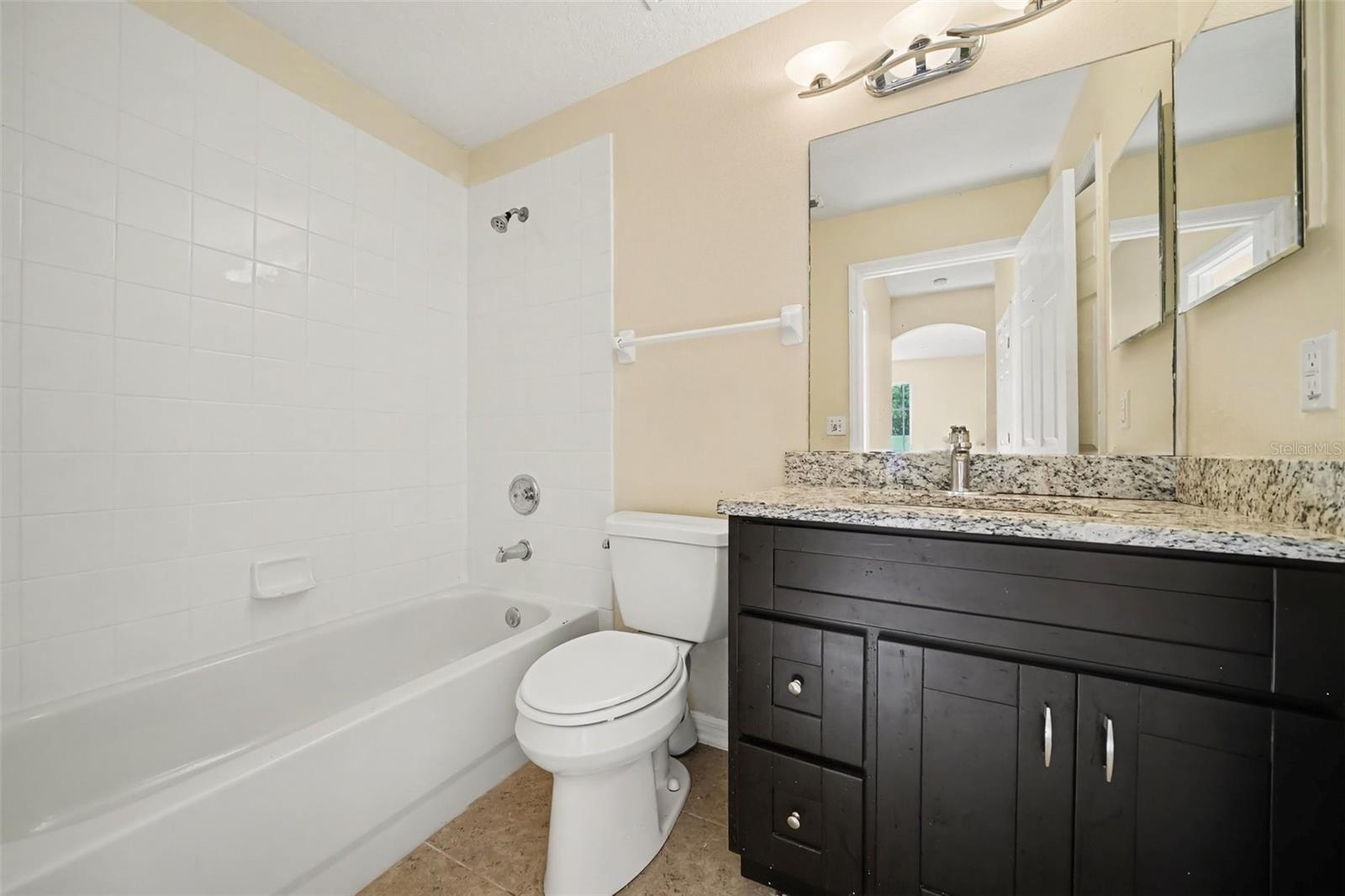 909 Devon Creek Rd Property Photo 30