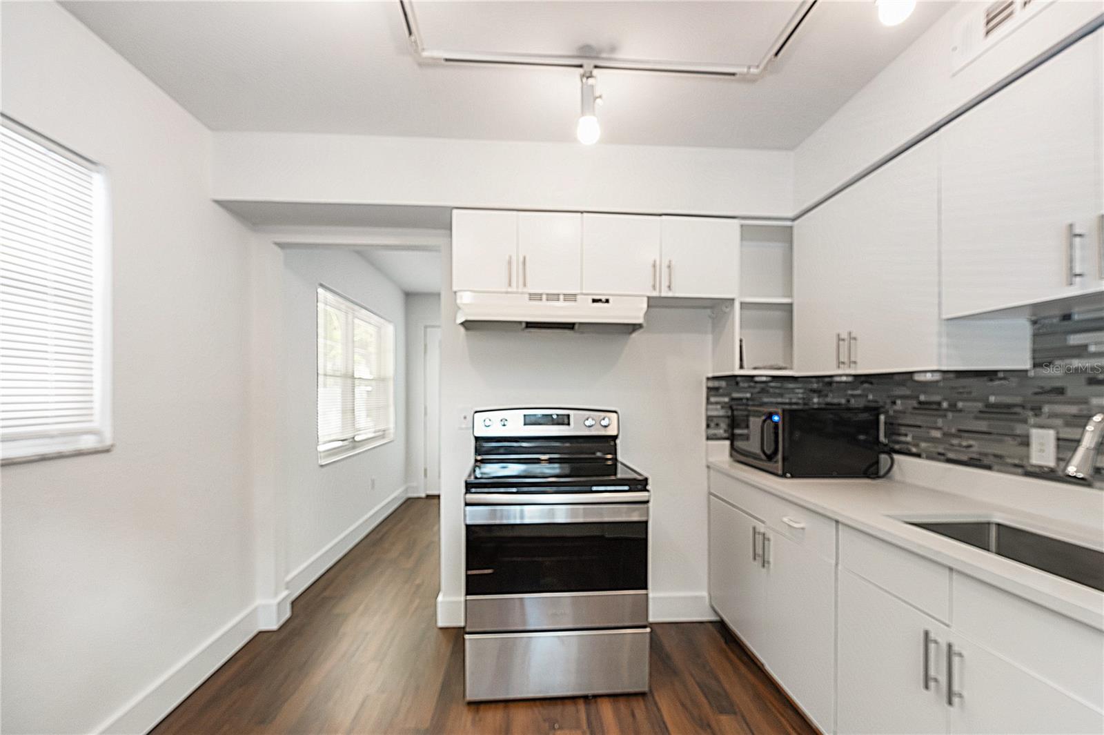 1107 S Pennsylvania Ave Property Photo 5