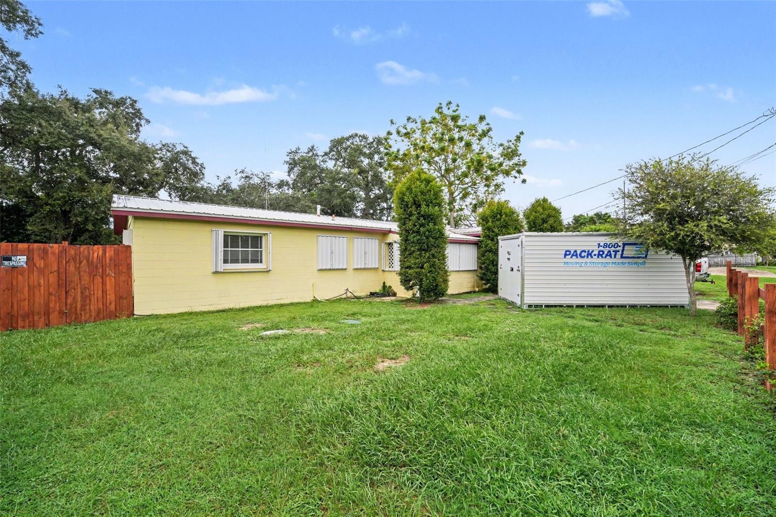 2440 Dolphin Rd Property Photo 2
