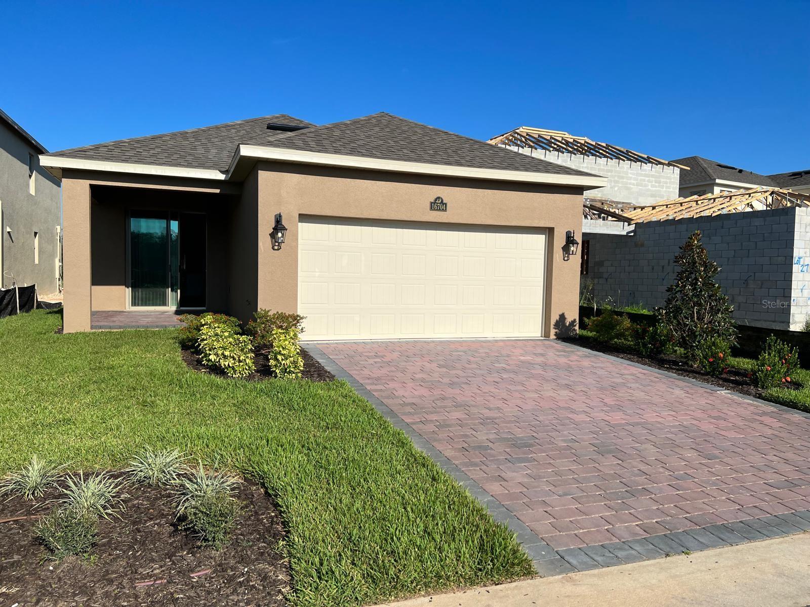 16704 Point Rock Dr Property Photo 2