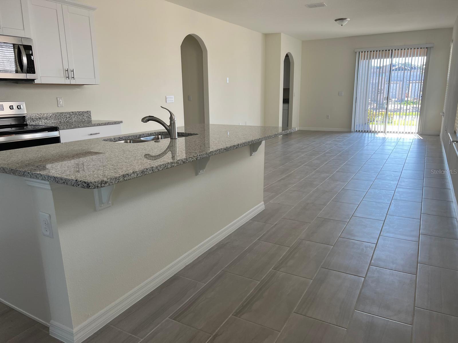 16704 Point Rock Dr Property Photo 5