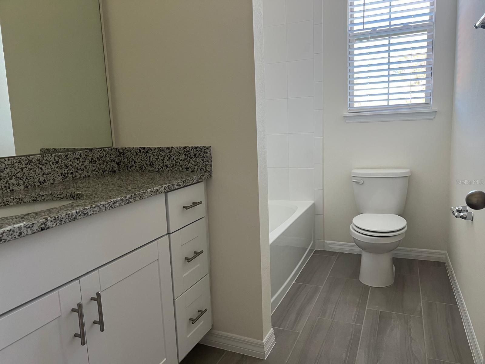 16704 Point Rock Dr Property Photo 9