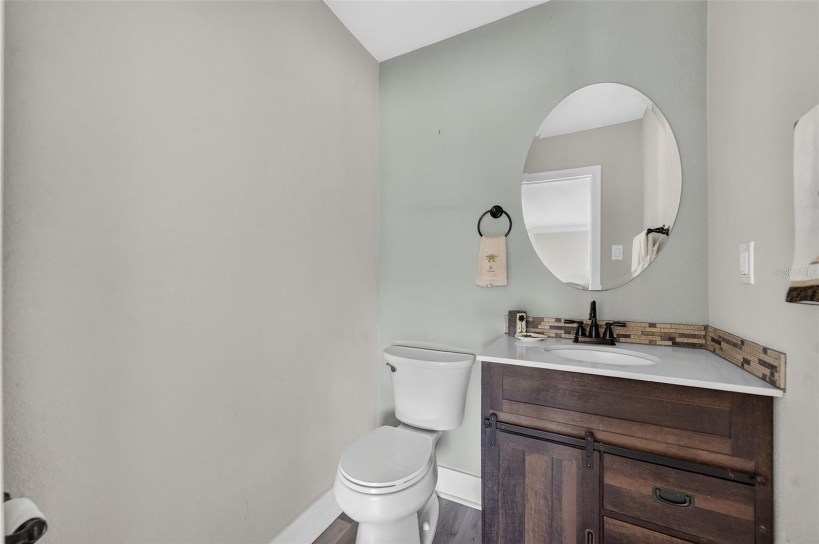 20963 E Colonial Dr Property Photo 18
