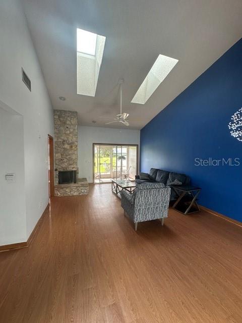 936 Meadow View Dr #b Property Photo 3