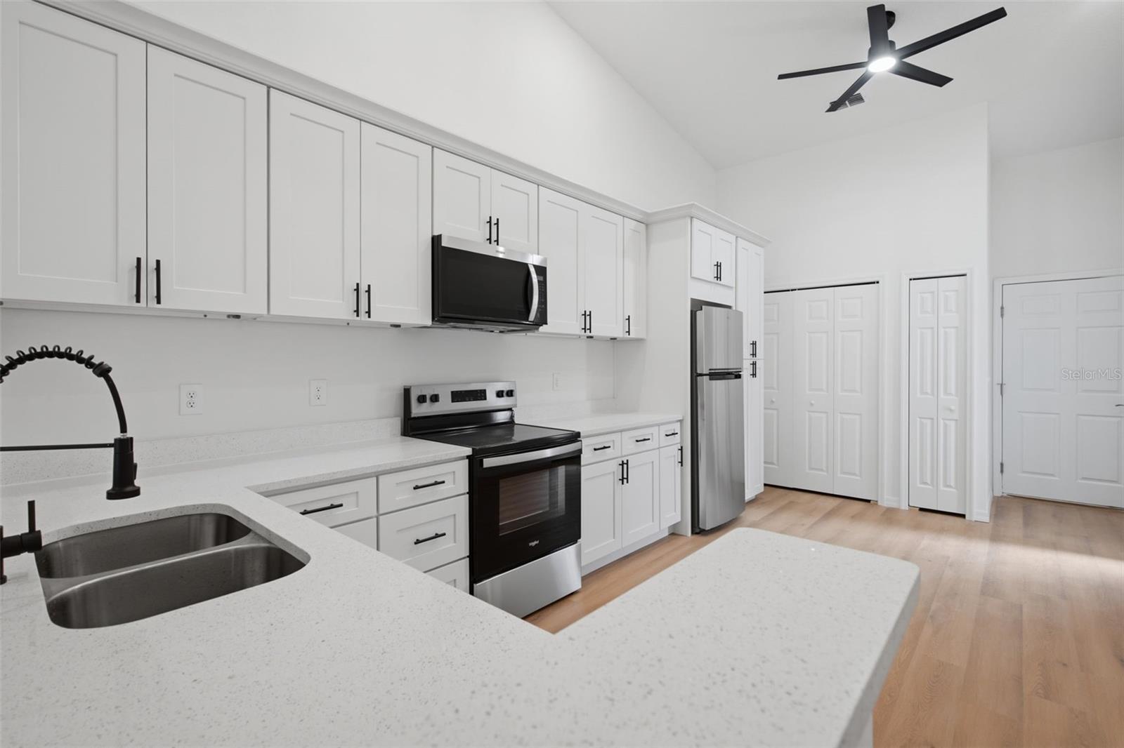 1411 Oak Pl #c Property Photo 13
