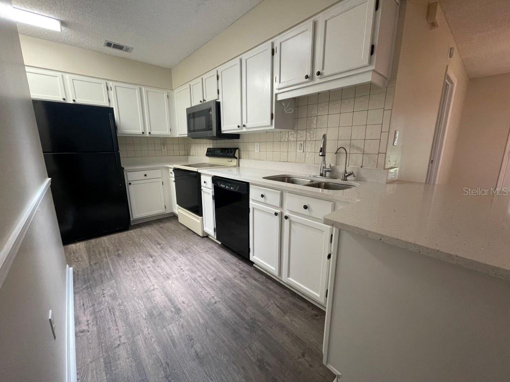 1133 Monroe Ave Property Photo 5