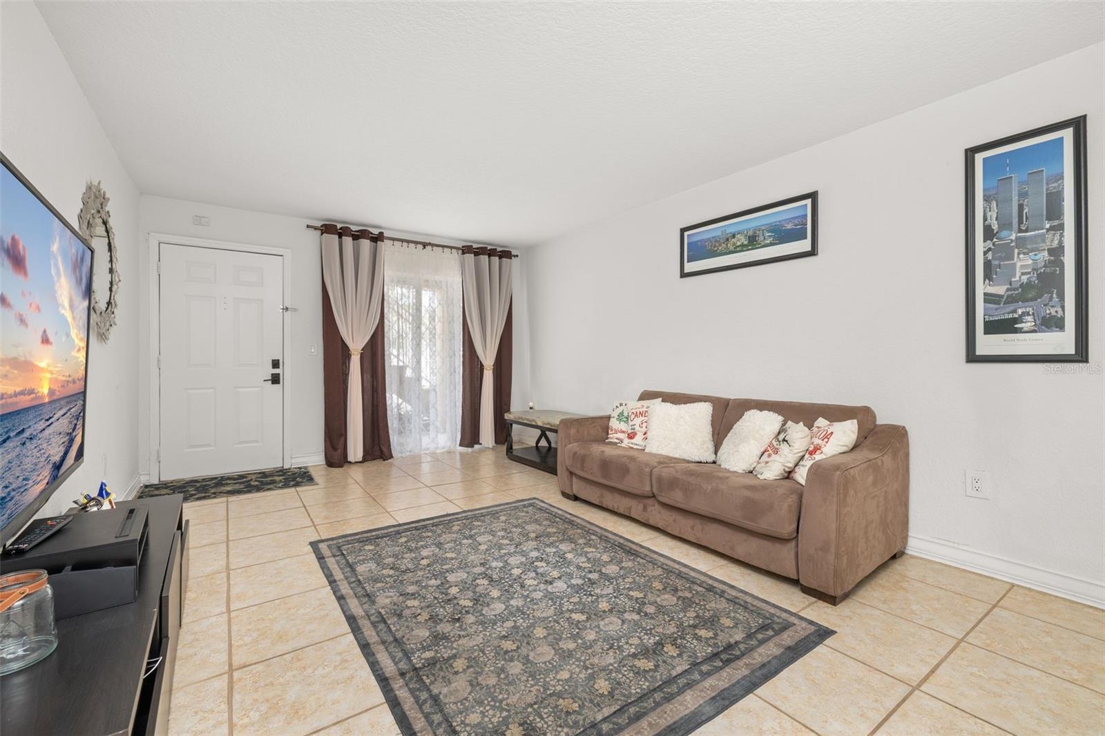 484 Banyon Tree Cir #100 Property Photo 8