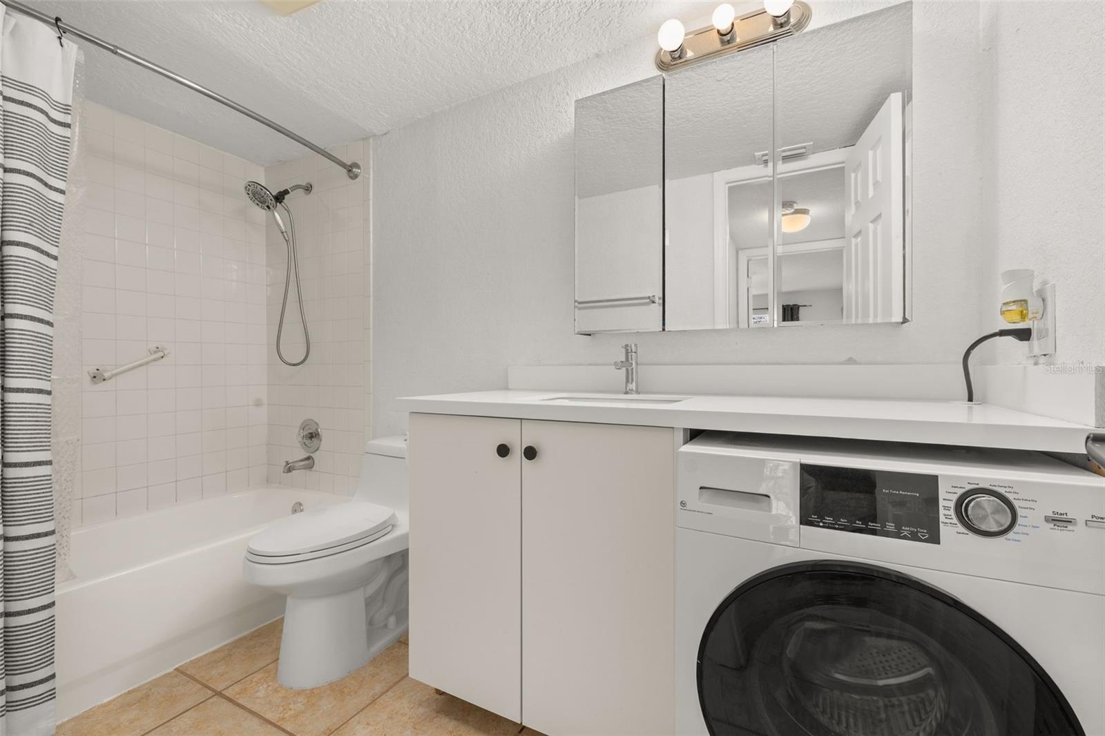 484 Banyon Tree Cir #100 Property Photo 23