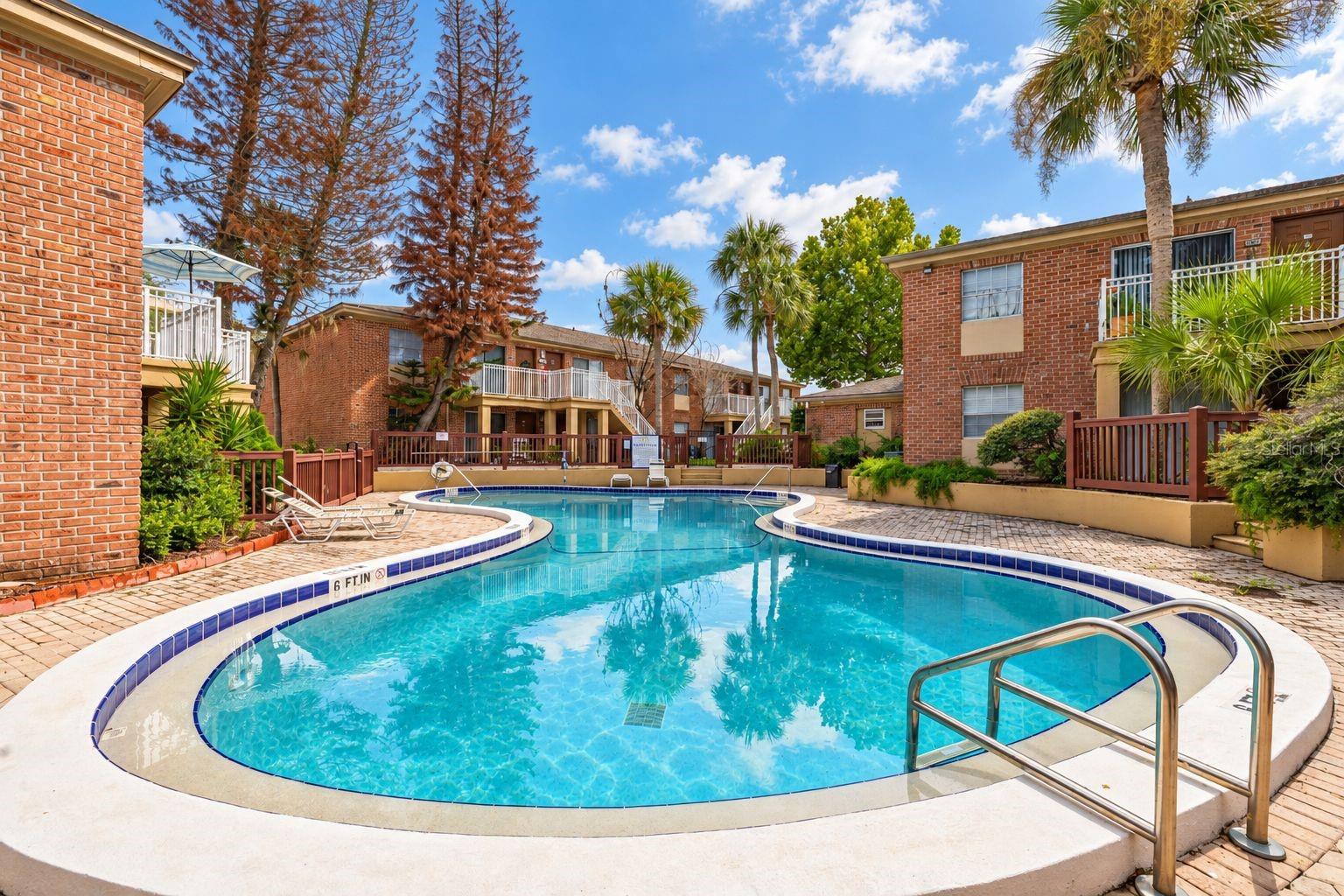 484 Banyon Tree Cir #100 Property Photo 27