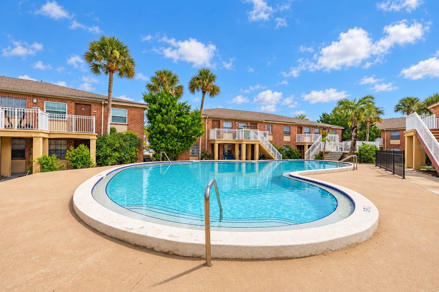 484 Banyon Tree Cir #100 Property Photo 28