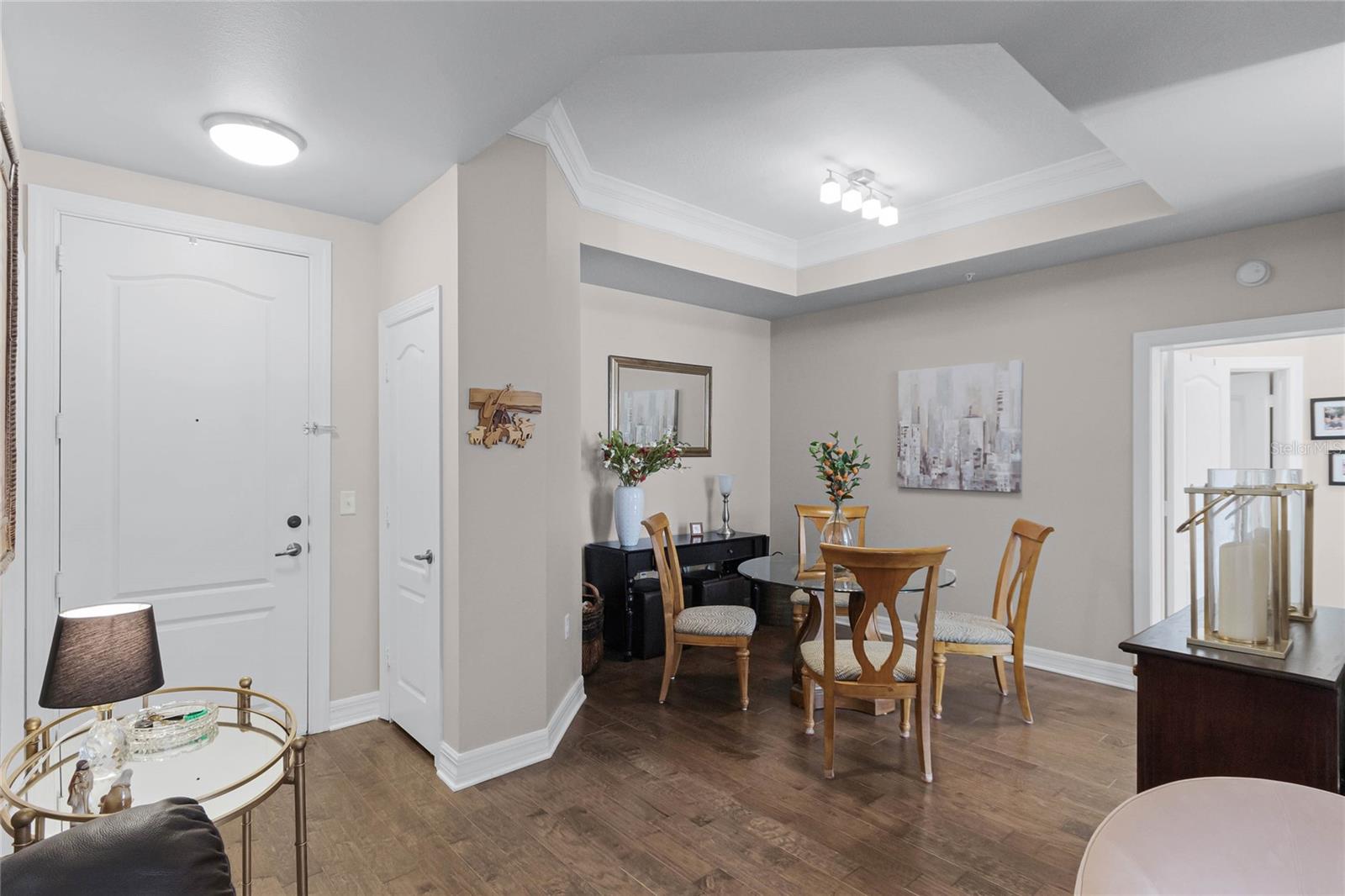 501 Mirasol Cir #304 Property Photo 5