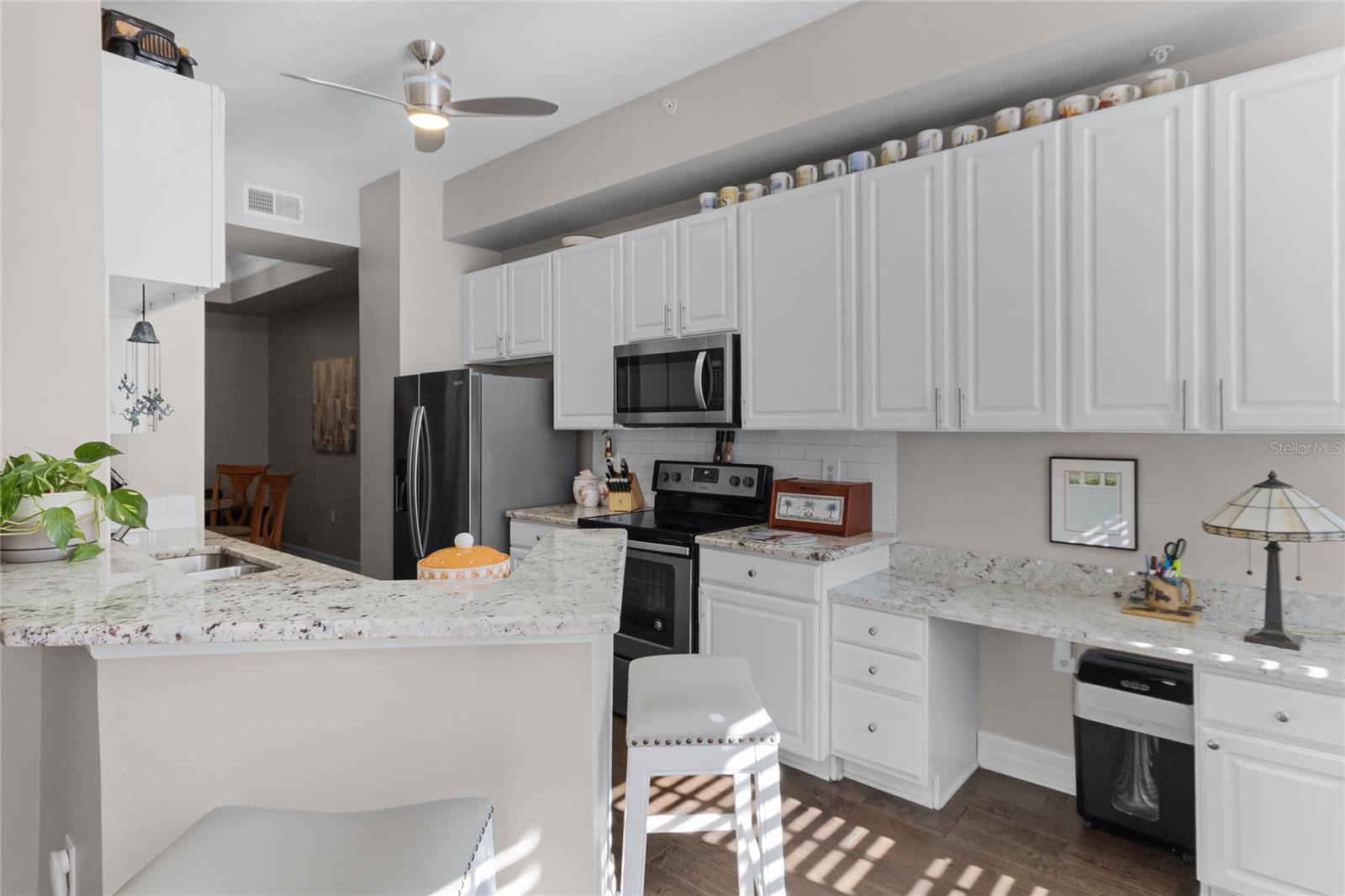 501 Mirasol Cir #304 Property Photo 9
