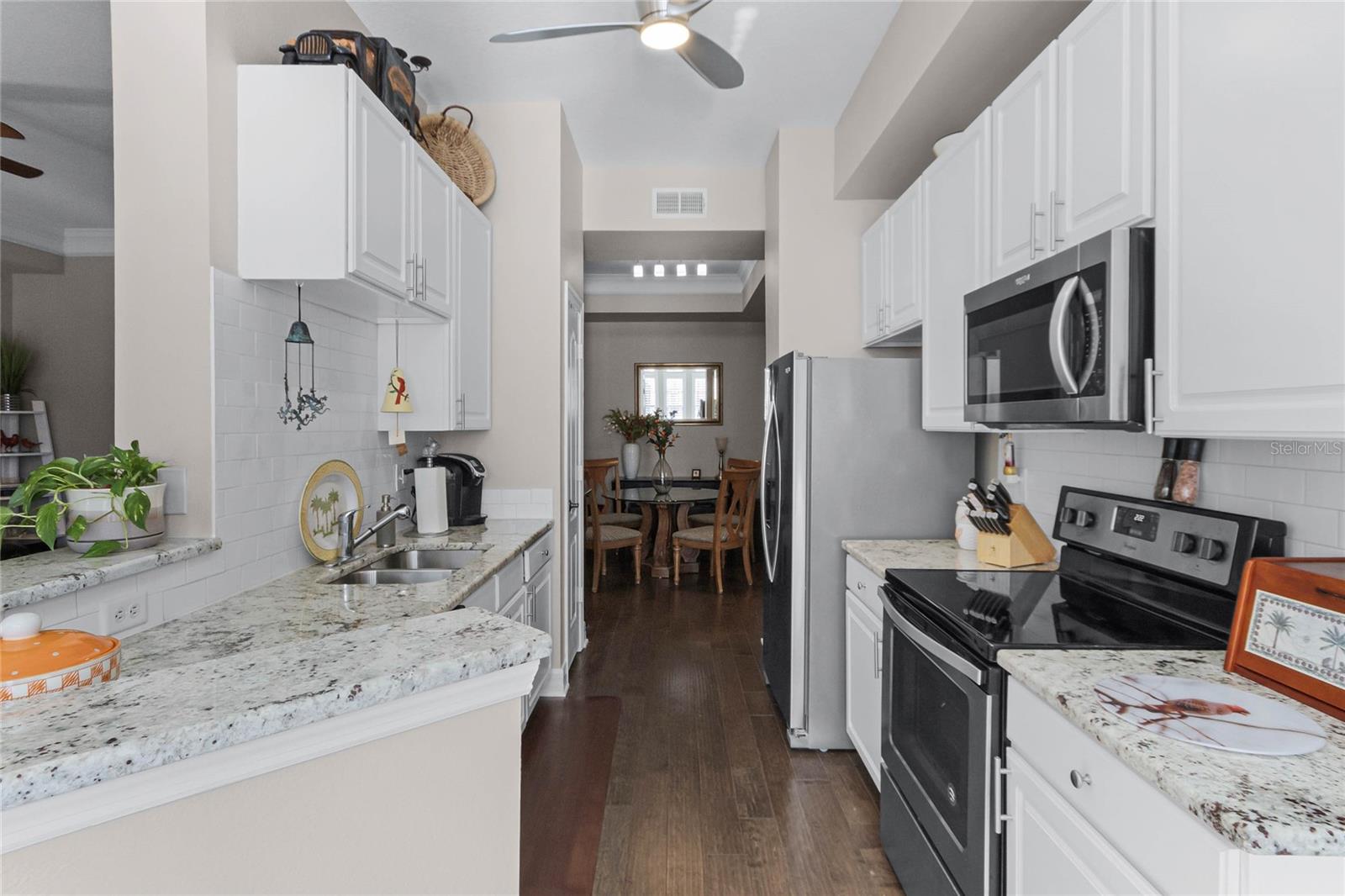 501 Mirasol Cir #304 Property Photo 10