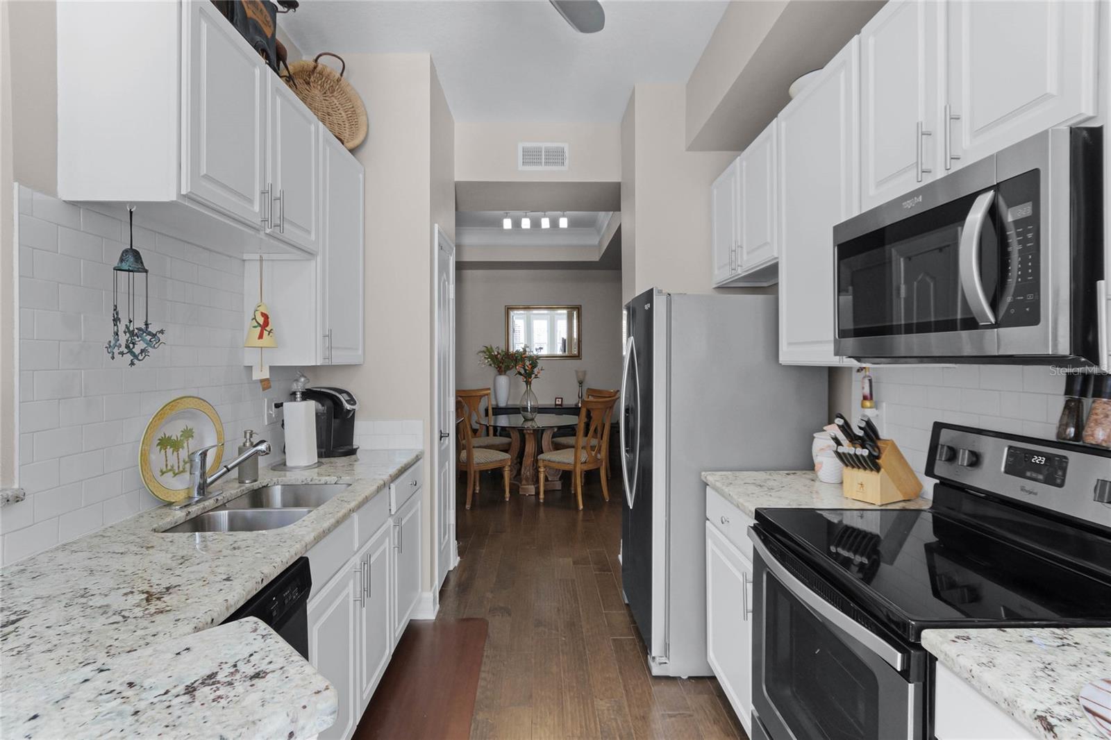 501 Mirasol Cir #304 Property Photo 11