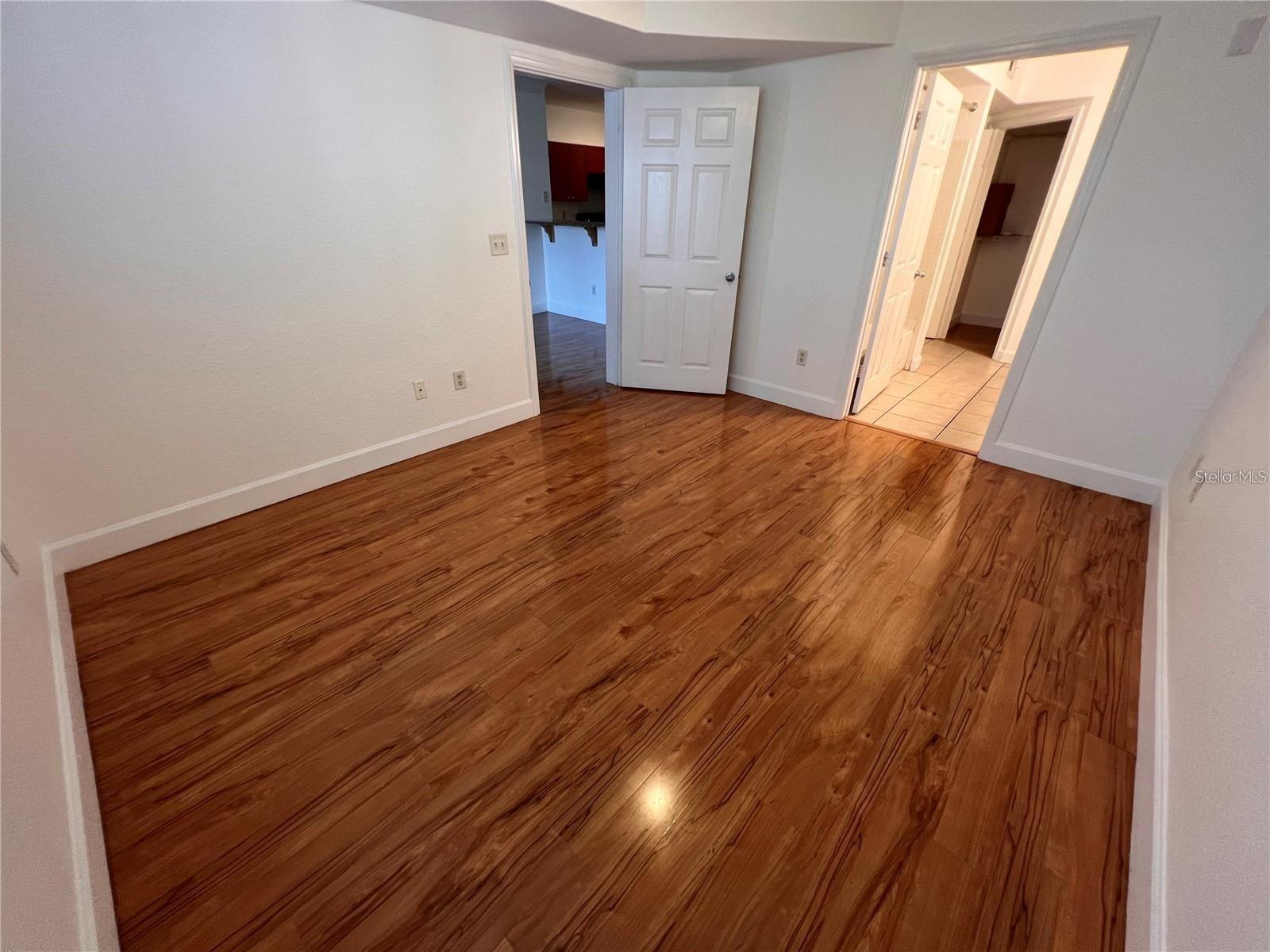 304 E South St #5020 Property Photo 6