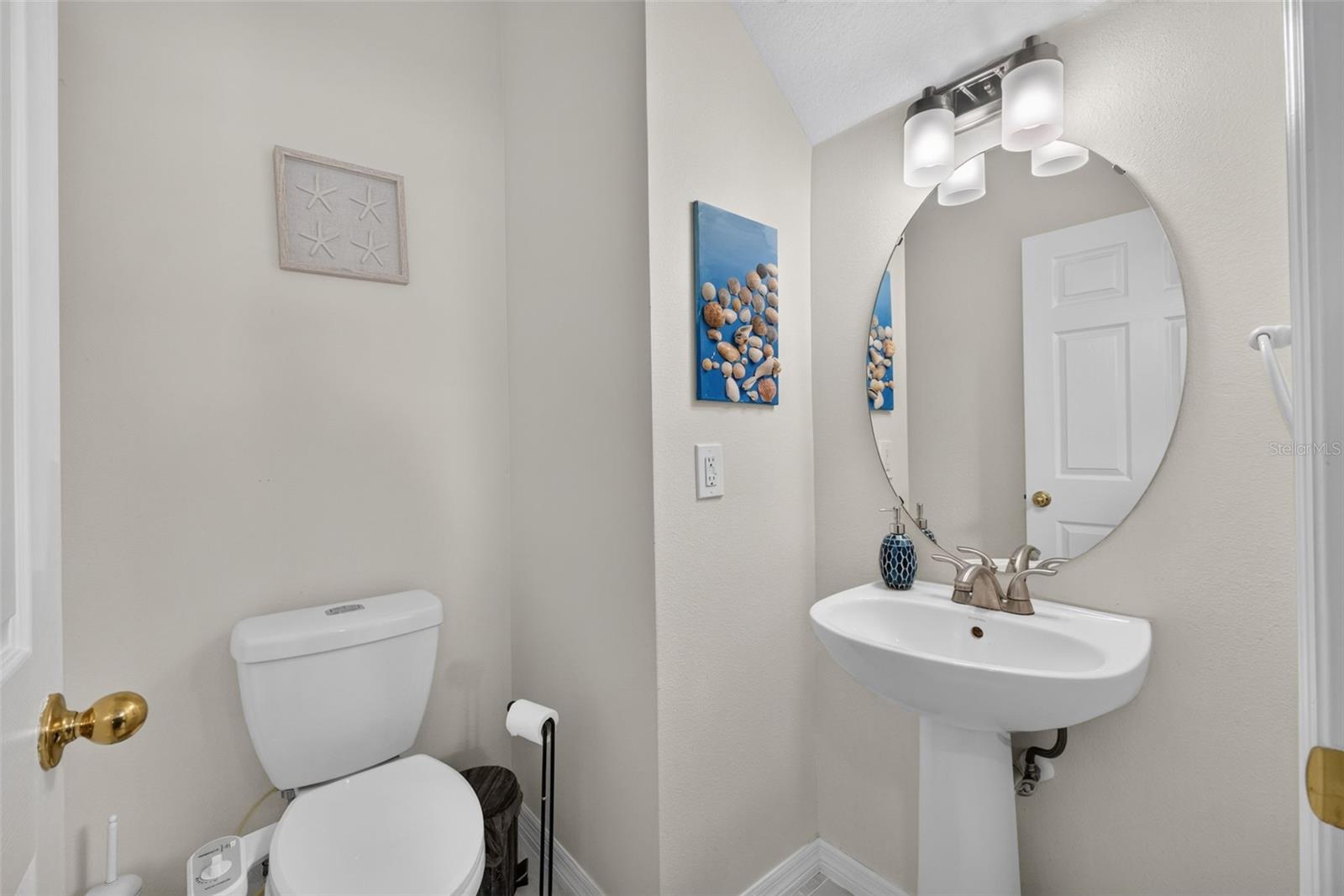 6086 Chapledale Dr Property Photo 13