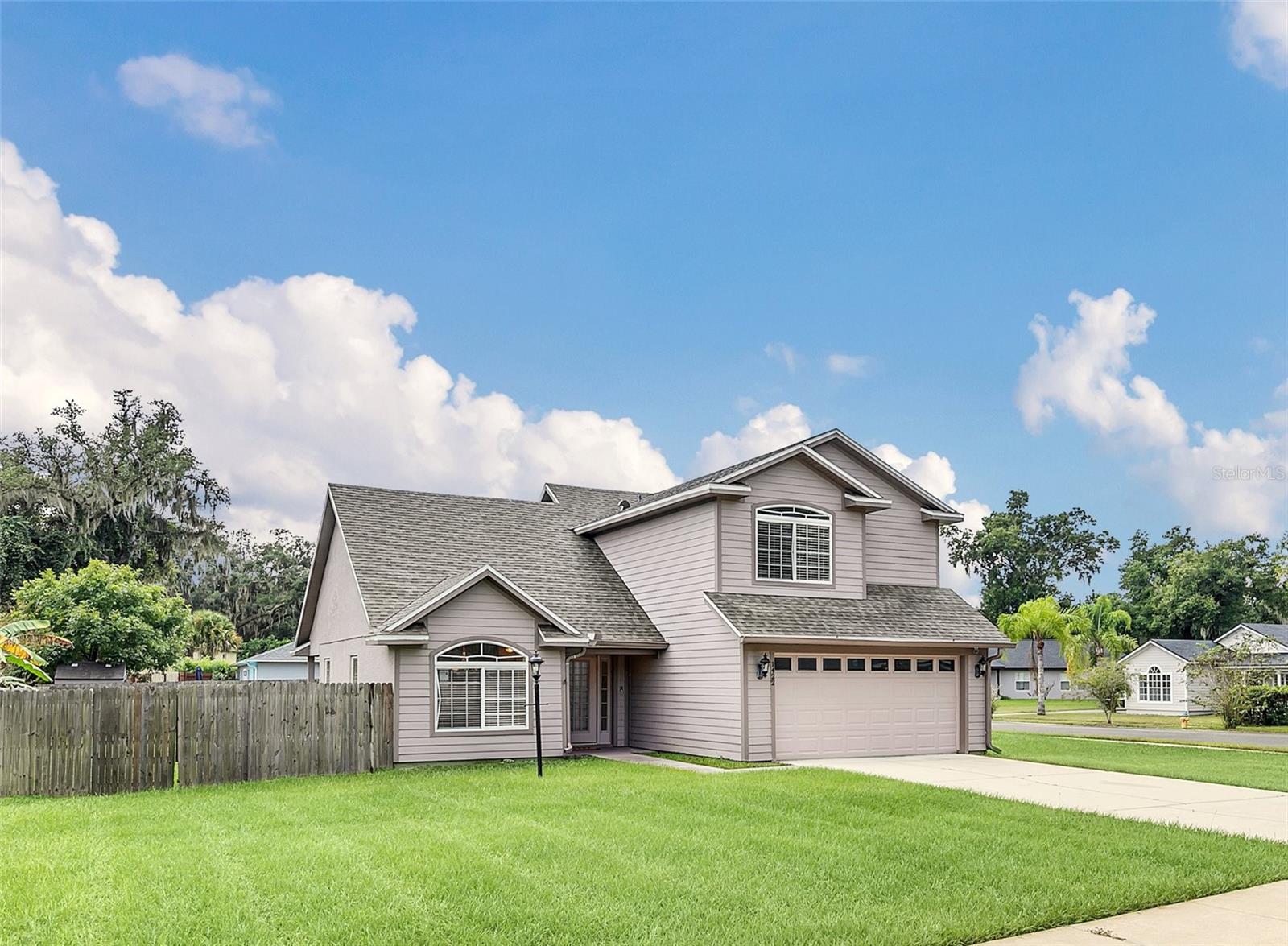 O6440508 Property Photo 2