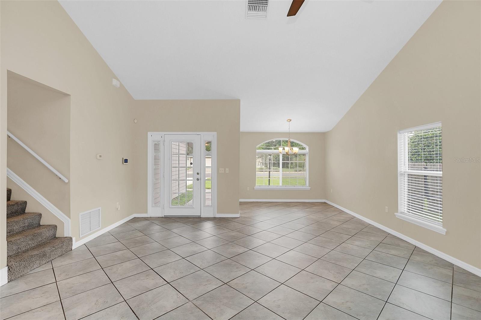 O6440508 Property Photo 8