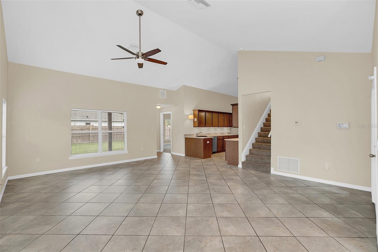 O6440508 Property Photo 9