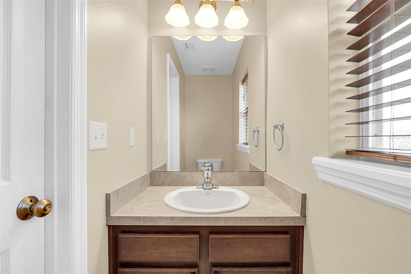 O6440508 Property Photo 16