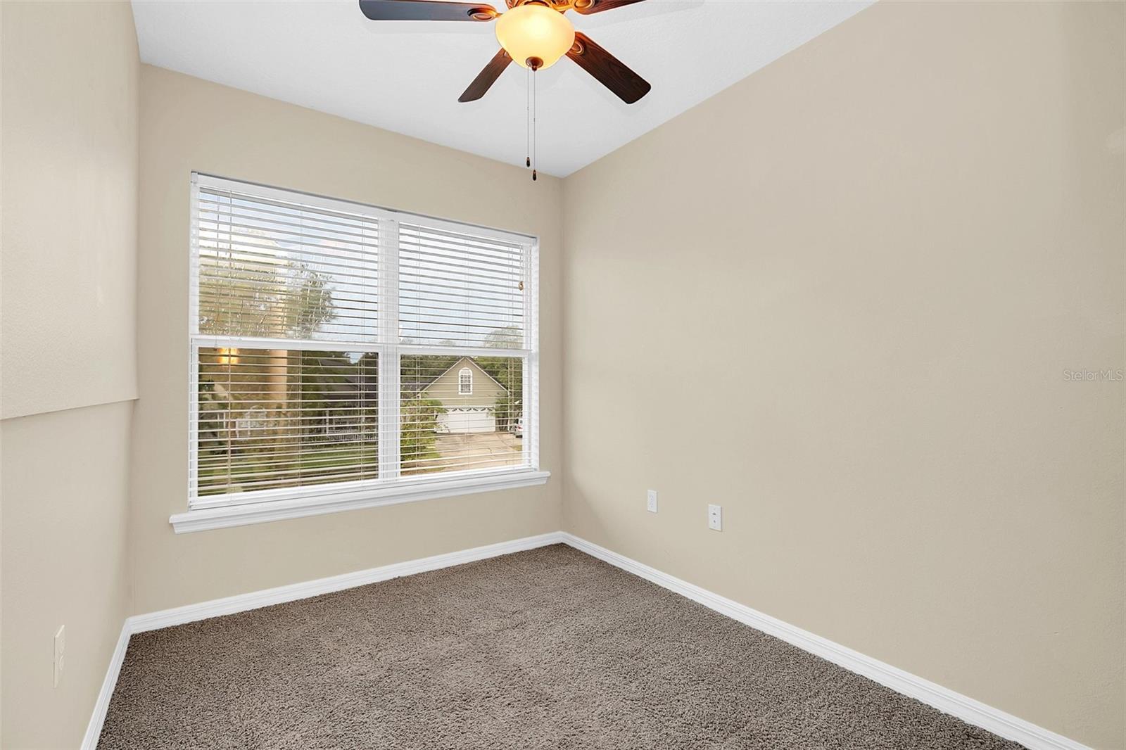 O6440508 Property Photo 22