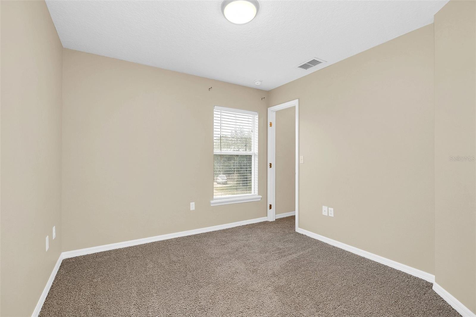 O6440508 Property Photo 27
