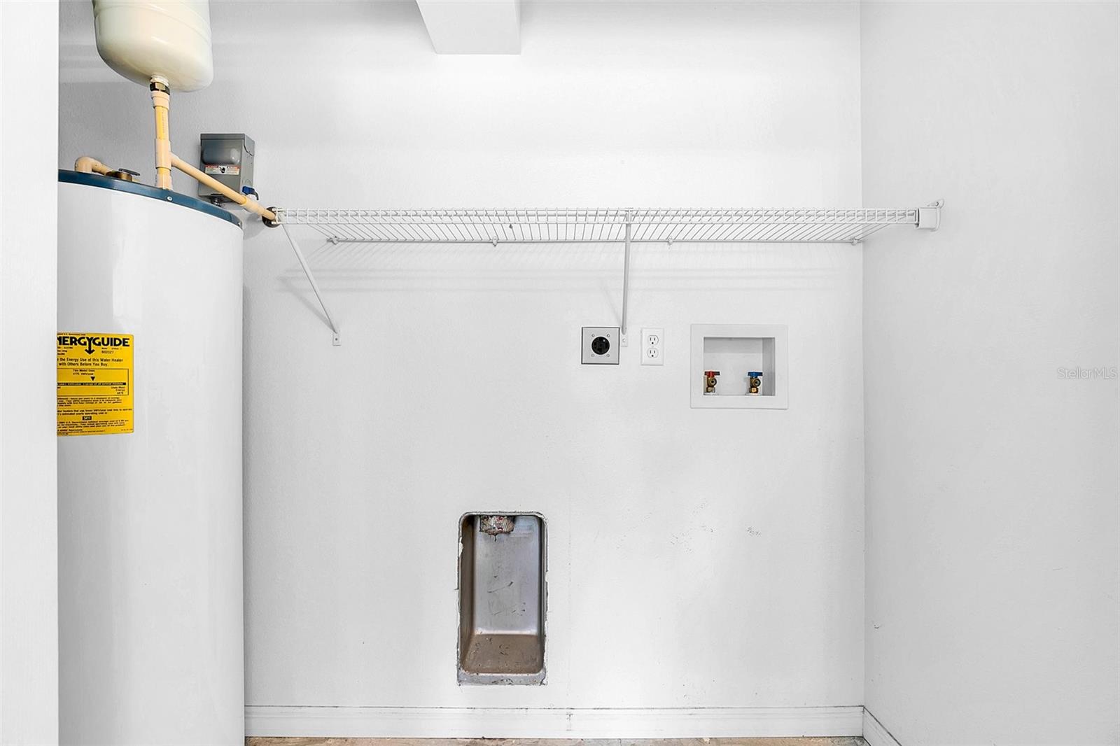 O6440508 Property Photo 28