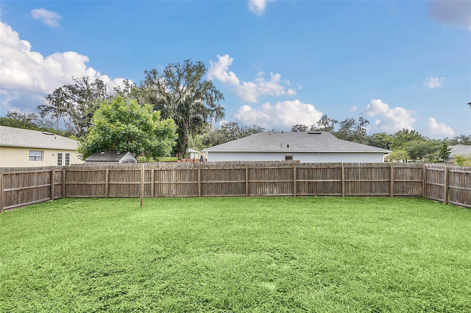 O6440508 Property Photo 32
