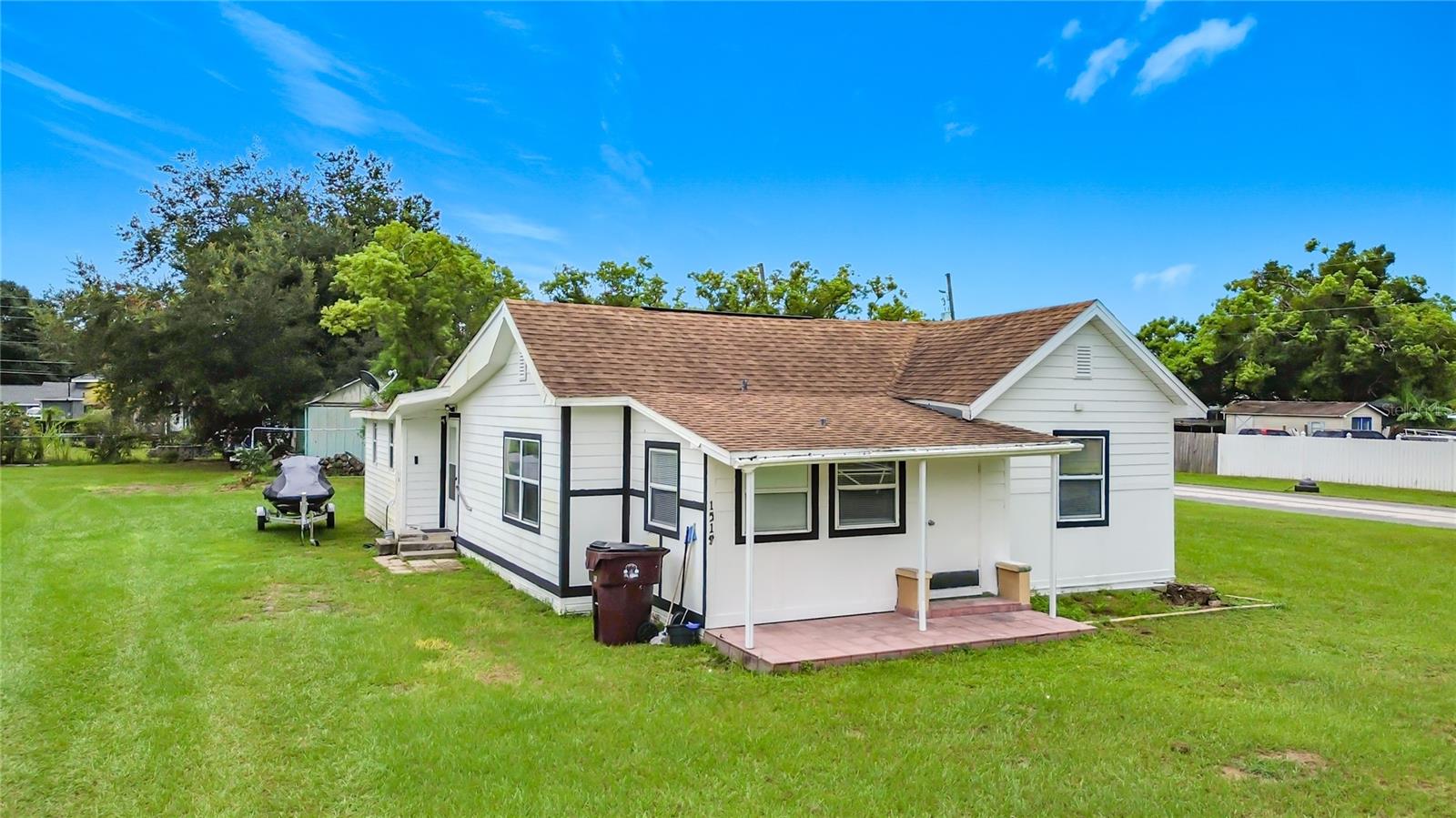 1519 Illinois Ave Property Photo 1