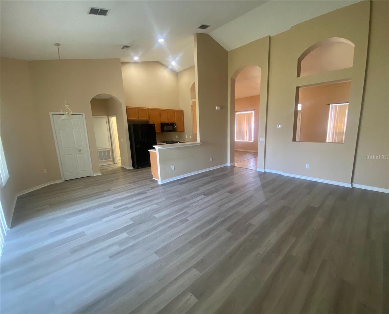 1239 Dunbrooke St Property Photo 7