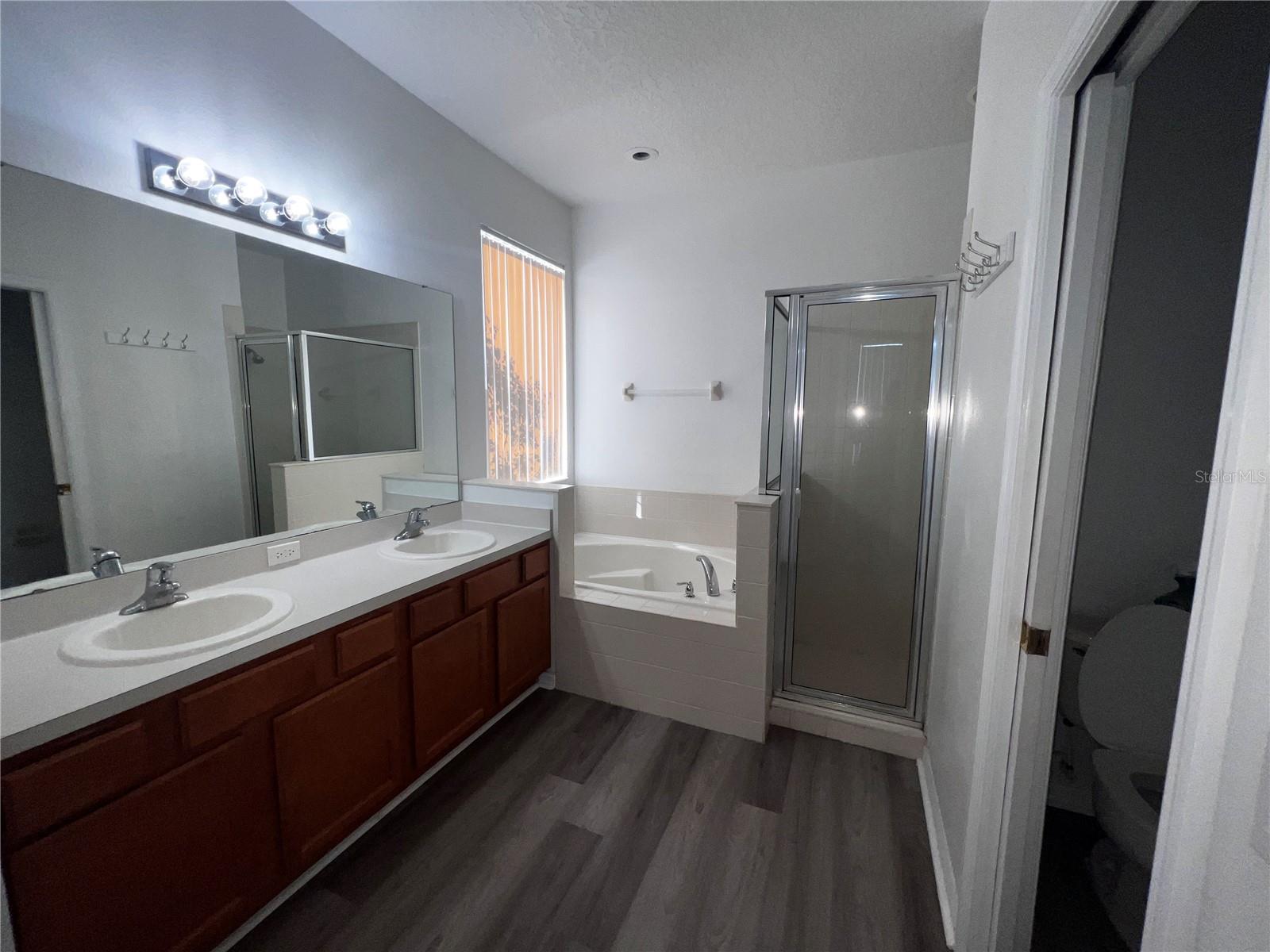 1239 Dunbrooke St Property Photo 11