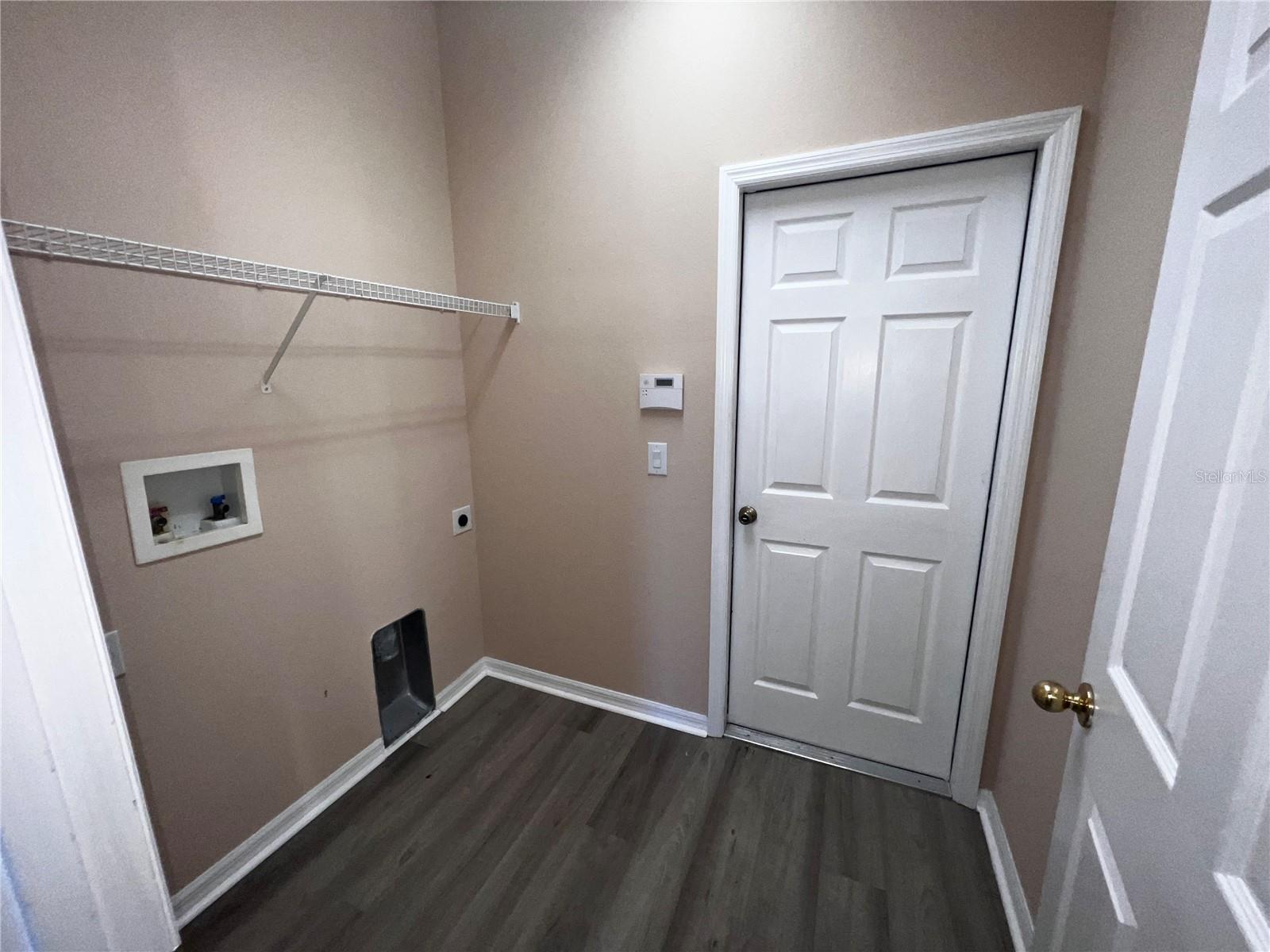 1239 Dunbrooke St Property Photo 13