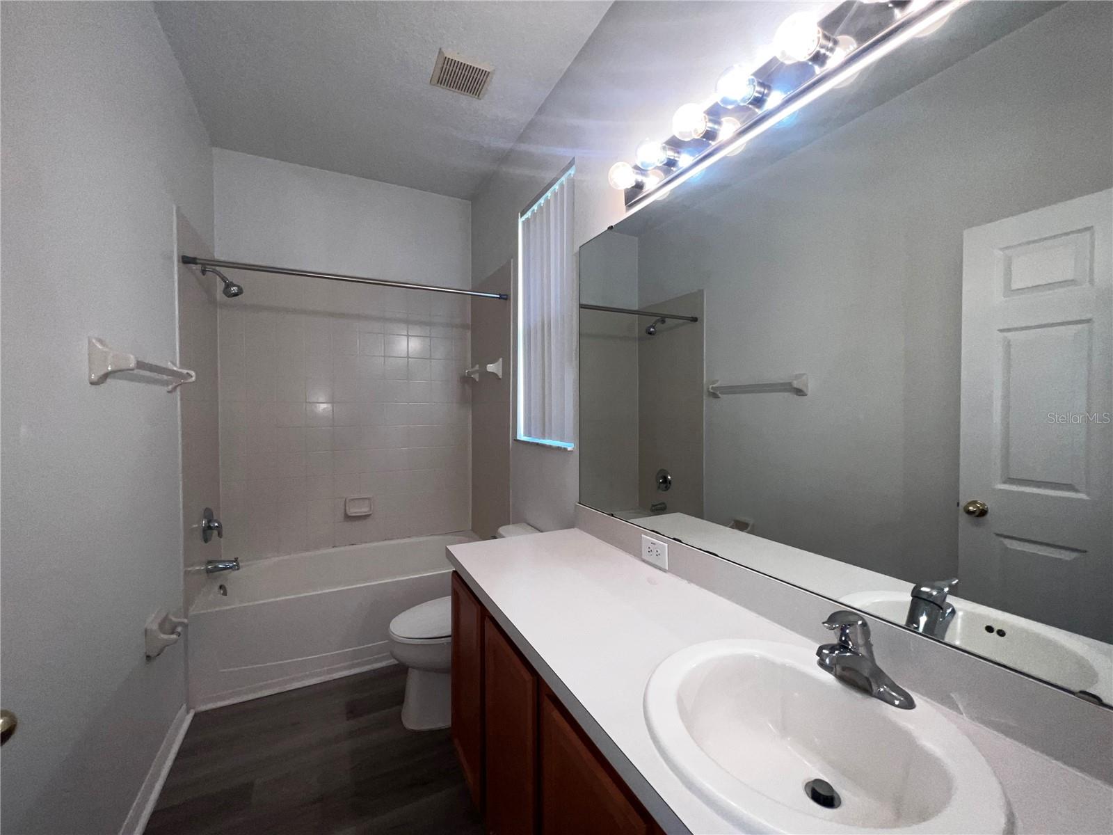 1239 Dunbrooke St Property Photo 16