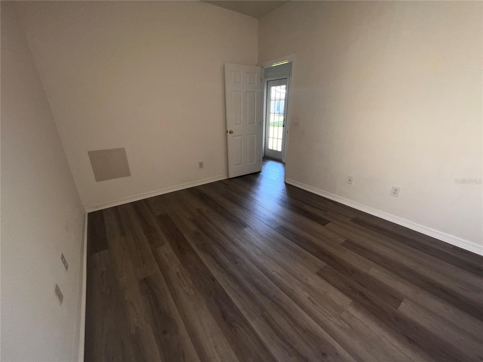 1239 Dunbrooke St Property Photo 17