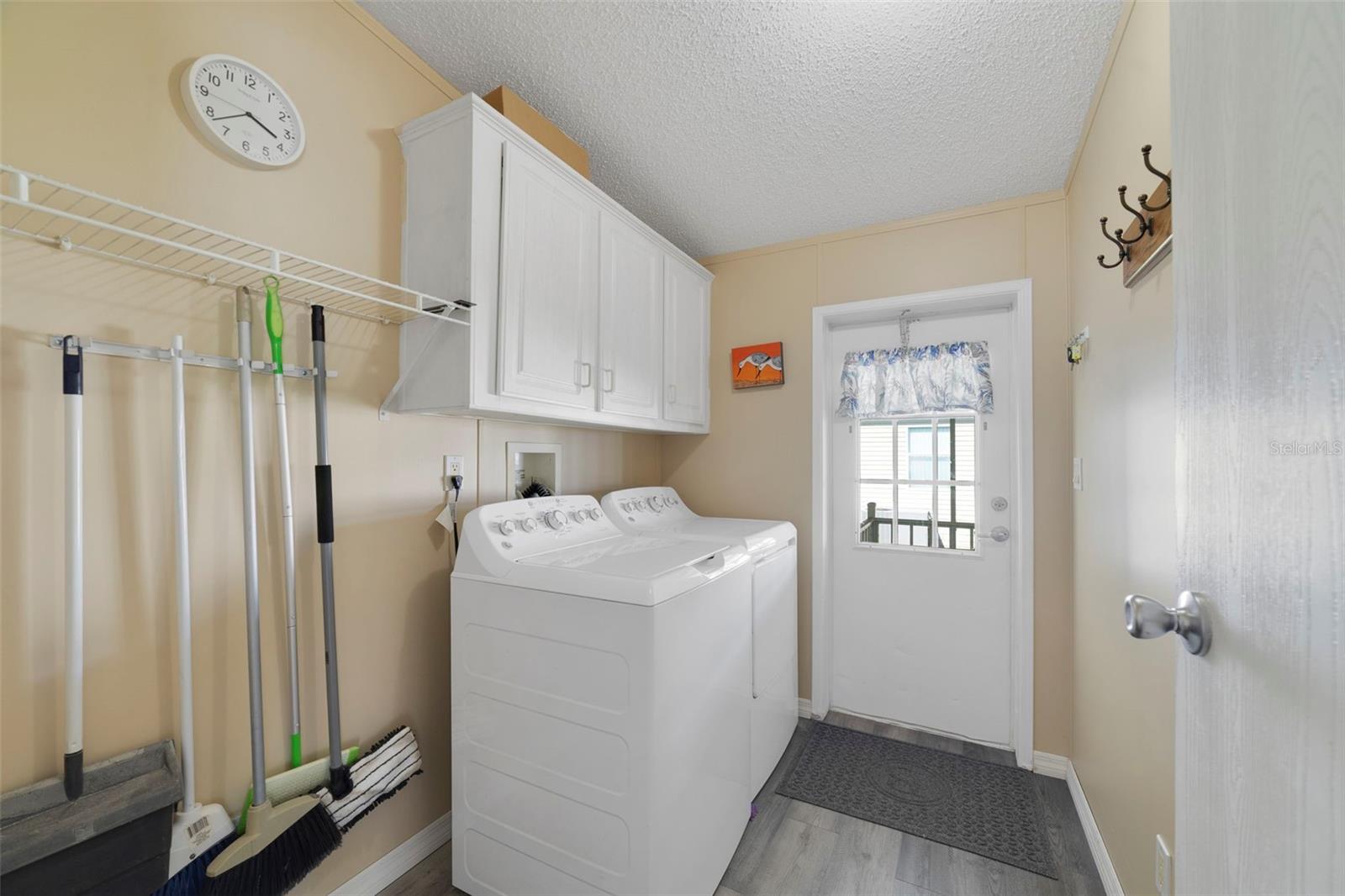2486 Independence Ln Property Photo 18