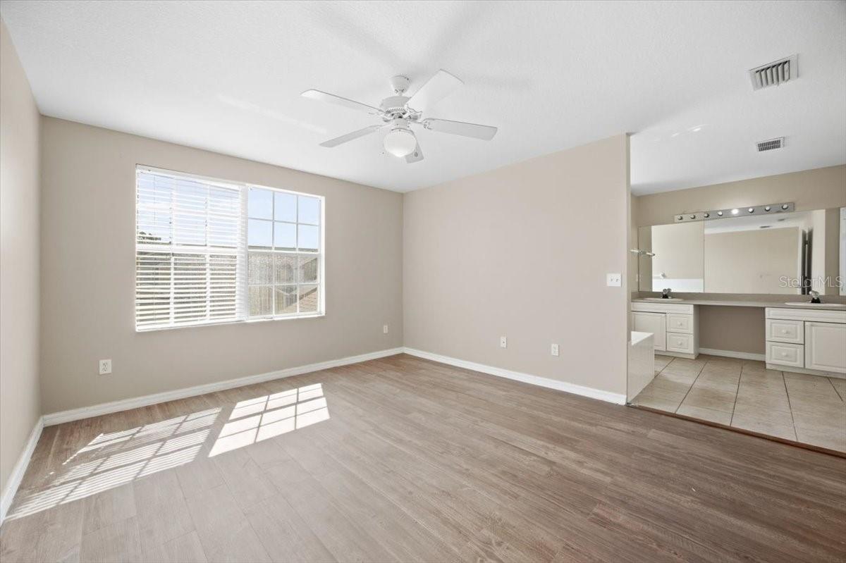 207 Australian Way #main Unit Property Photo 11