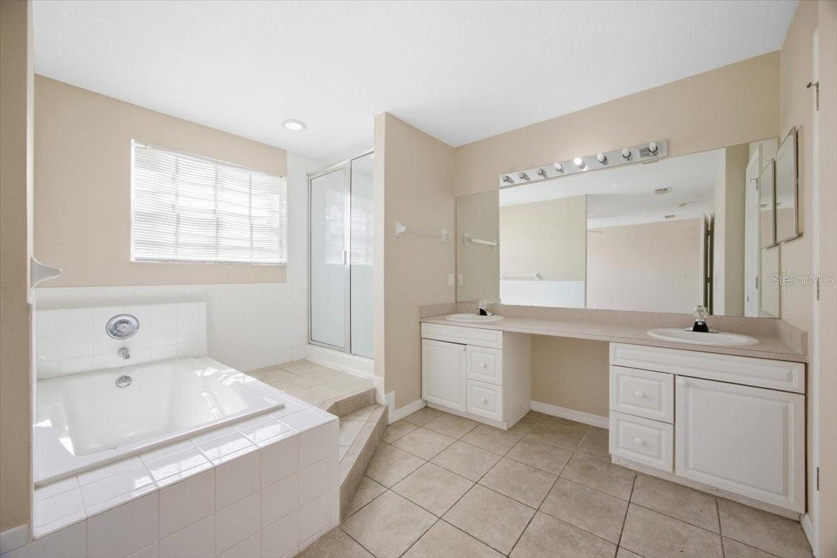 207 Australian Way #main Unit Property Photo 13