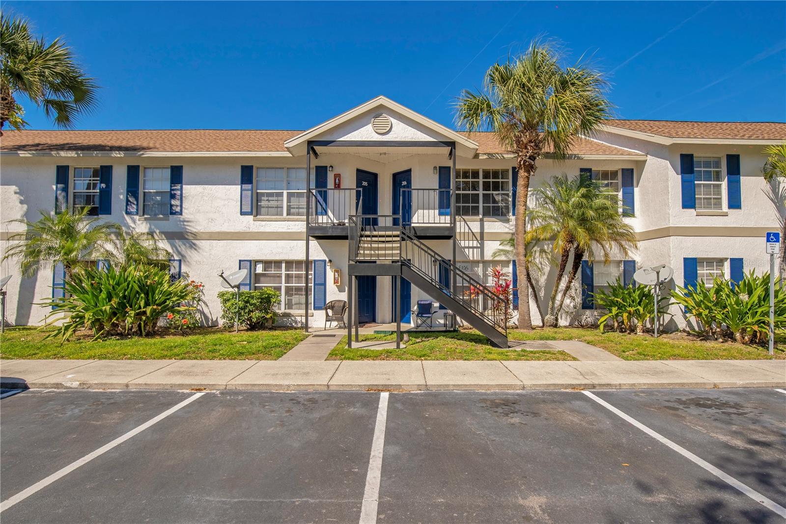 3651 N GOLDENROD RD #C201 Property Photo 1
