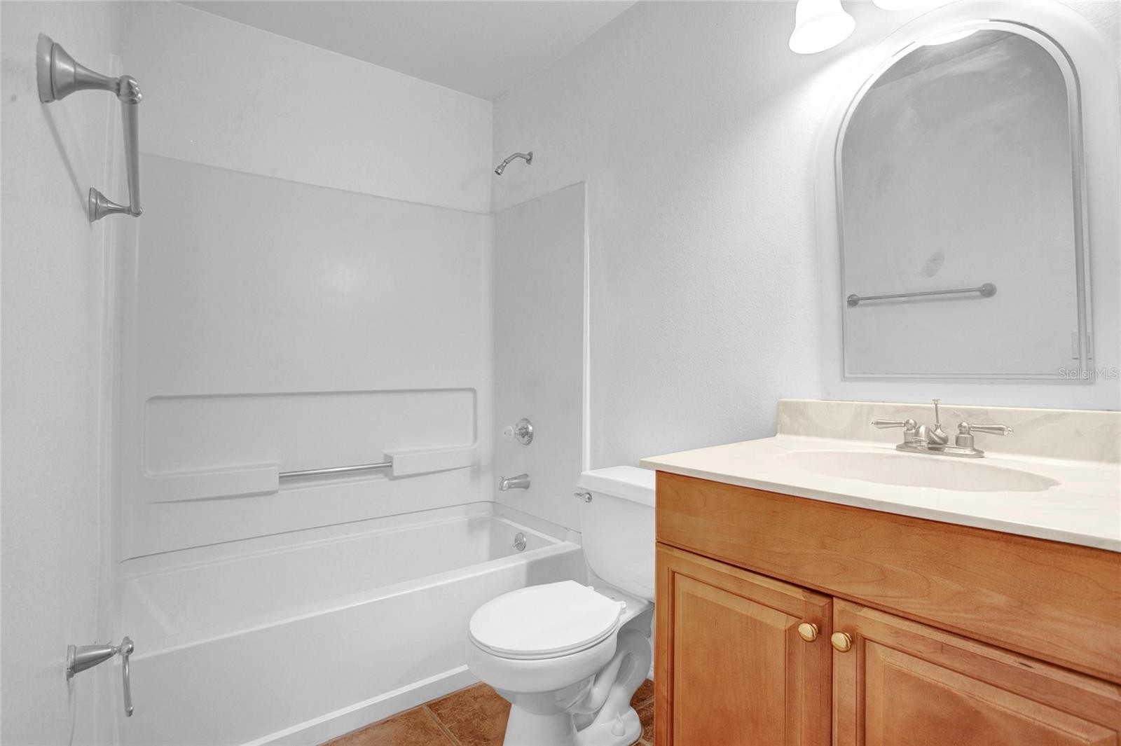 3651 N Goldenrod Rd #c201 Property Photo 8
