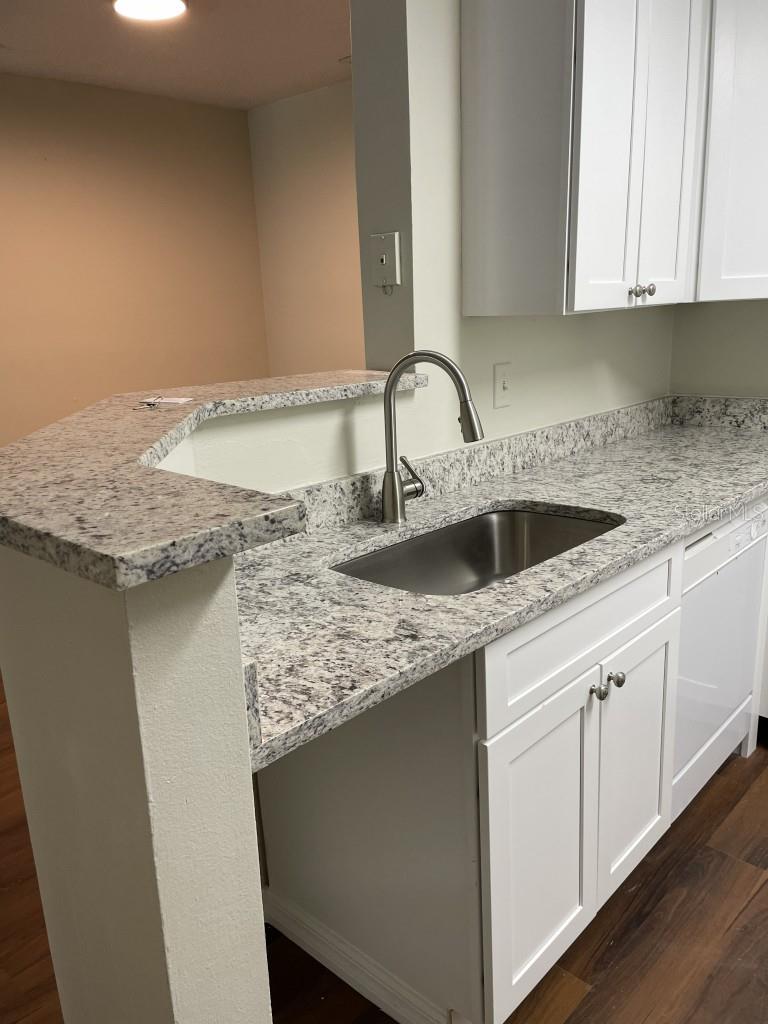 249 Afton Sq #306 Property Photo 16