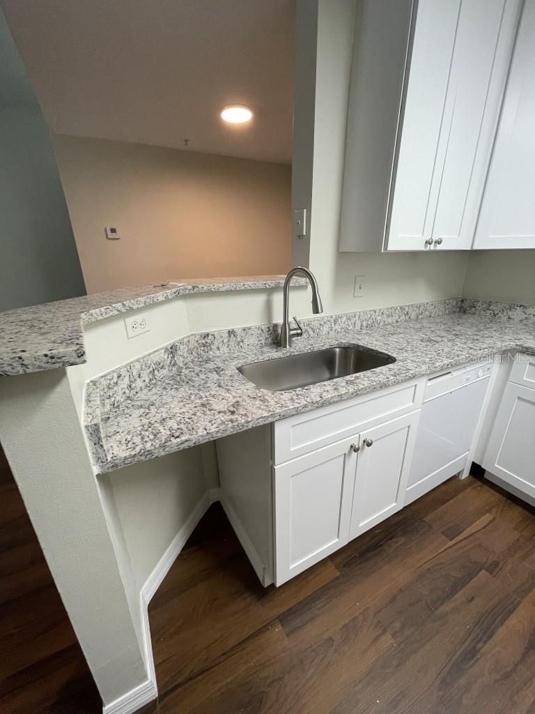 249 Afton Sq #306 Property Photo 17