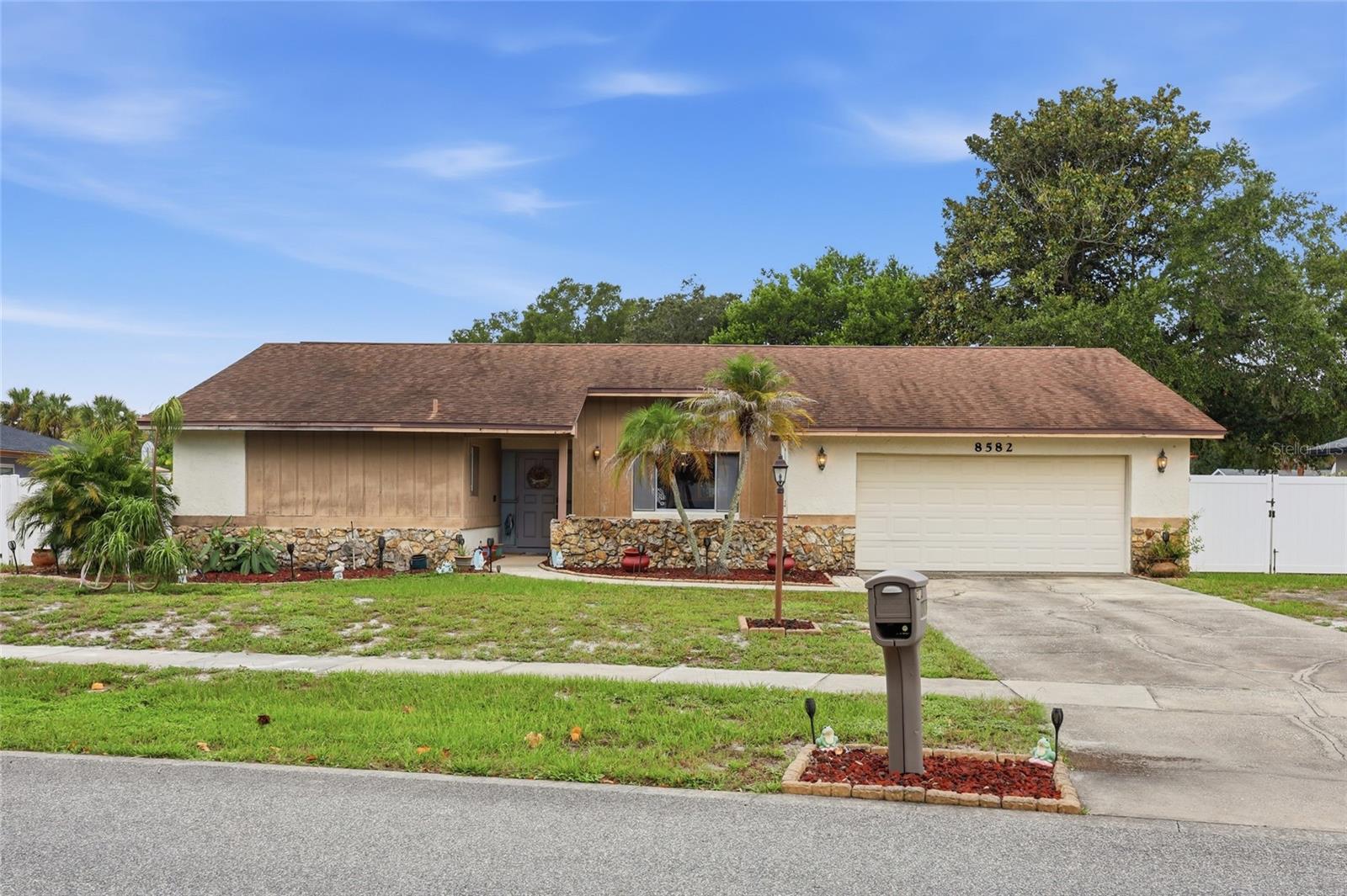 8582 Cedar Cove Dr Property Photo 1