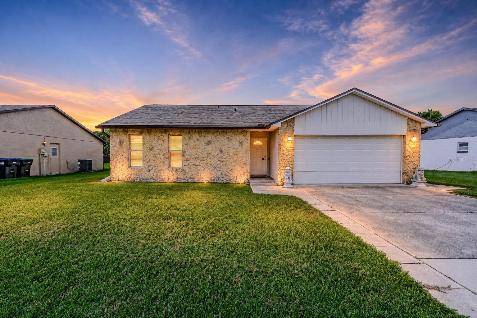 7544 Rio Pinar Lakes Blvd Property Photo