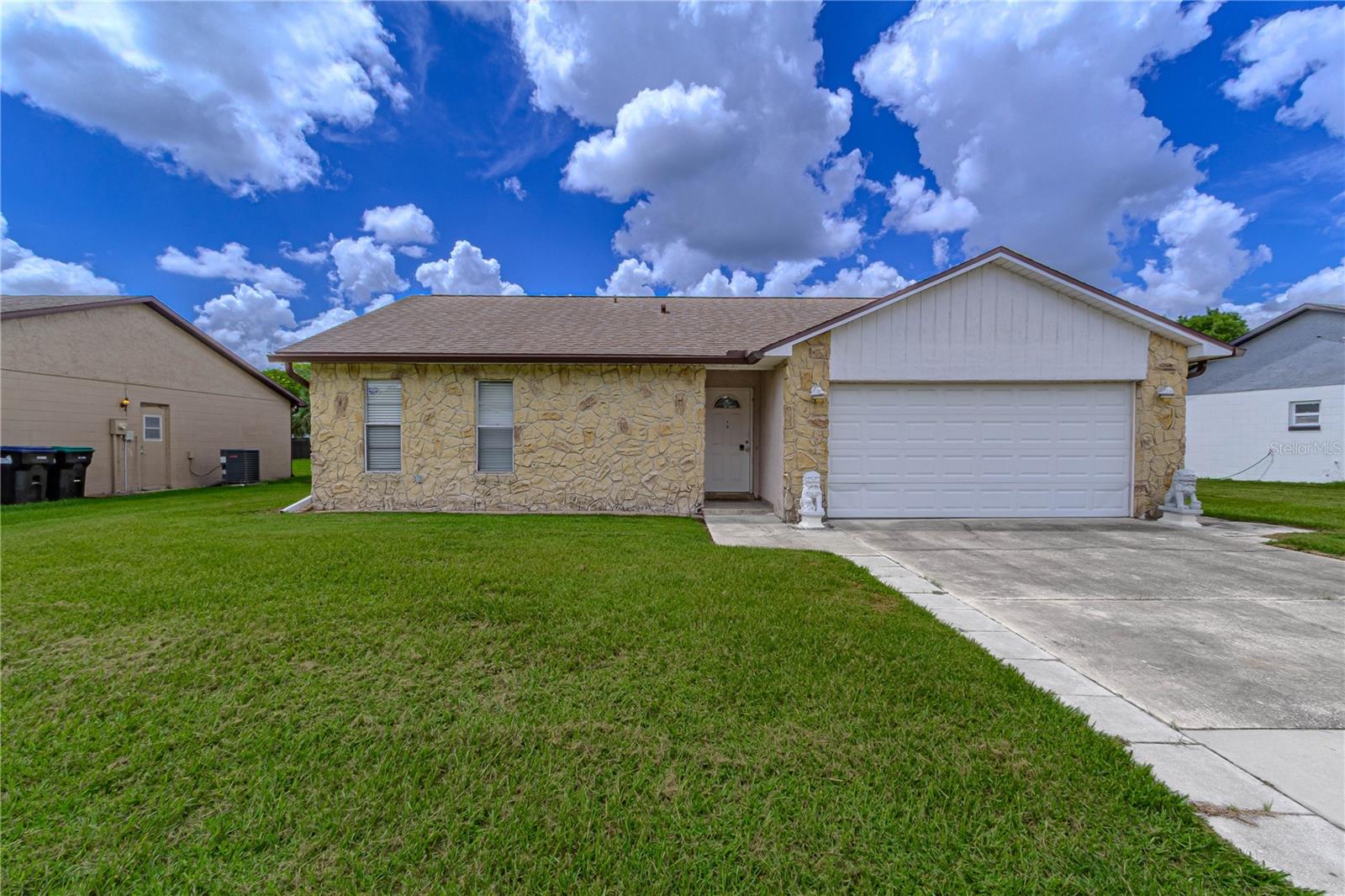 7544 Rio Pinar Lakes Blvd Property Photo 13
