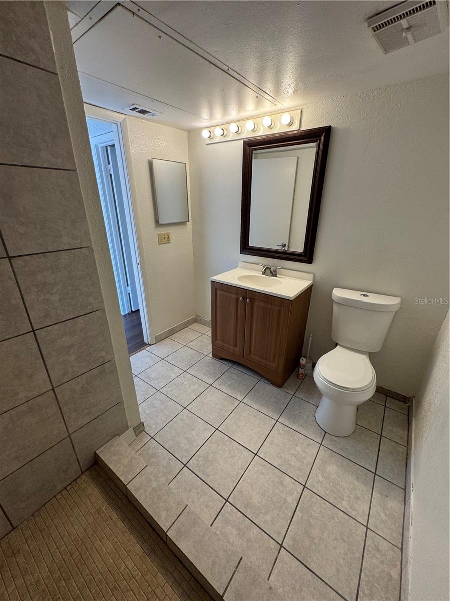 1908 Lake Atriums Cir #24 Property Photo 6