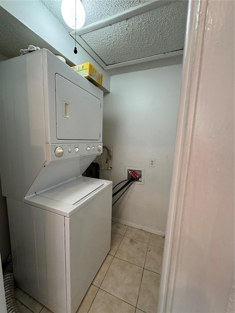 1908 Lake Atriums Cir #24 Property Photo 11