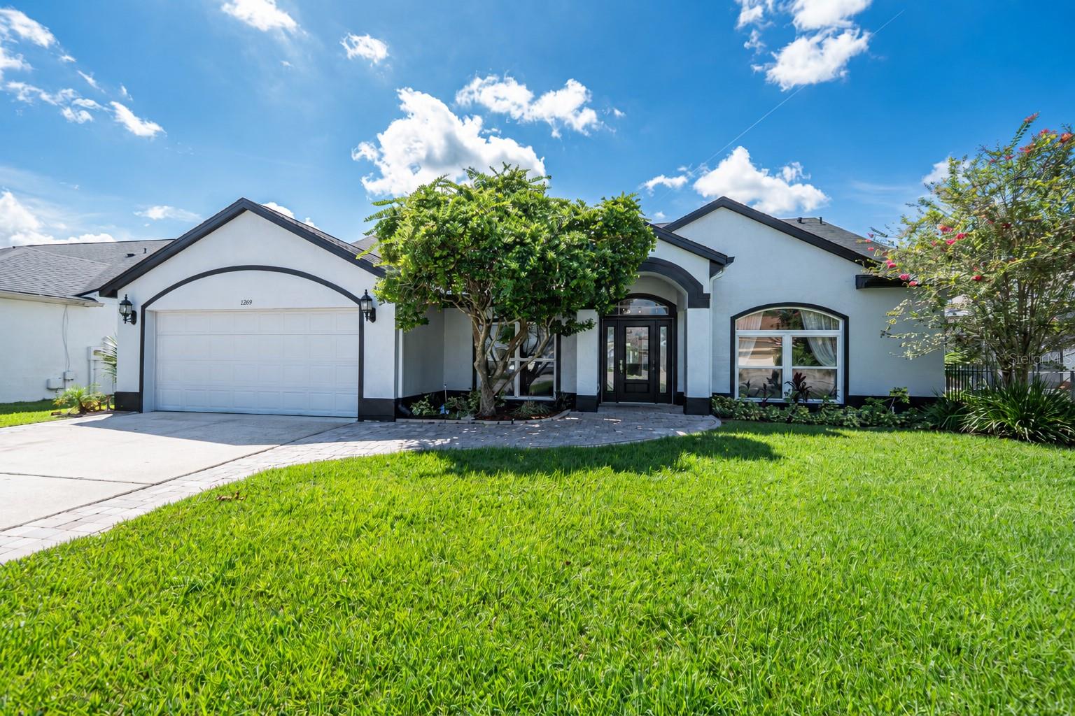 12845 Forestedge Cir Property Photo 1